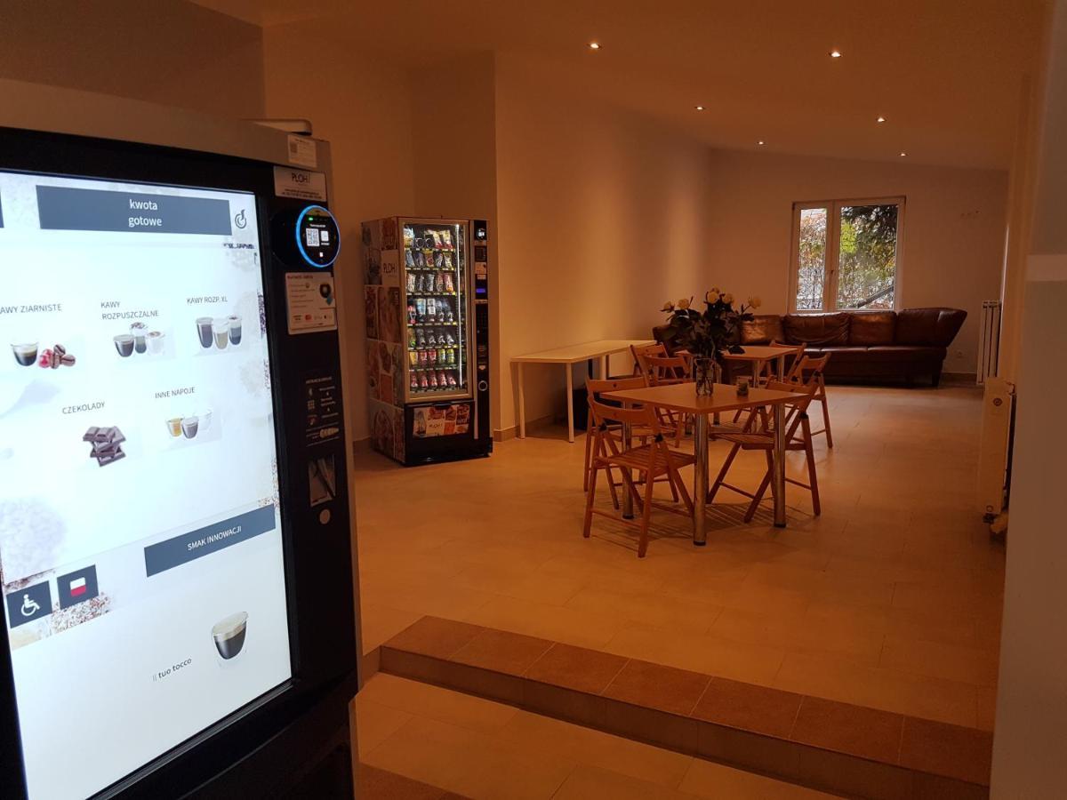 Hotelik Okecie 39 - Nocleg I Parking Blisko Lotnisko Okecie Warschau Exterior foto